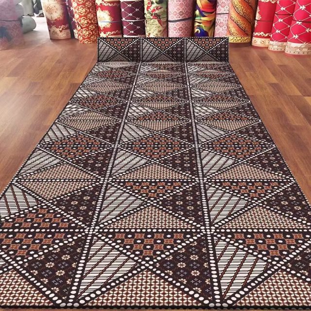 Achieve unmatched versatility with custom commercial carpets (1)