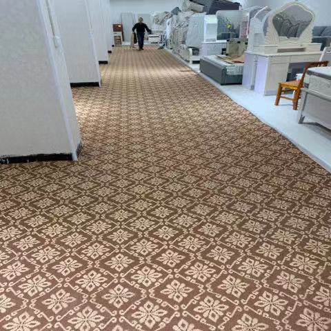 Design your dream workspace with custom commercial carpets (5)