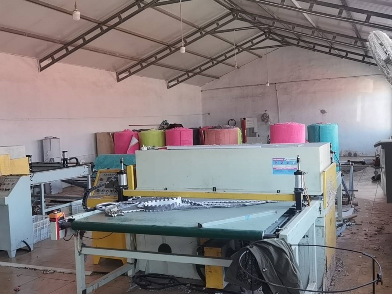 Carpet Material Cutting Equipment and Workstation