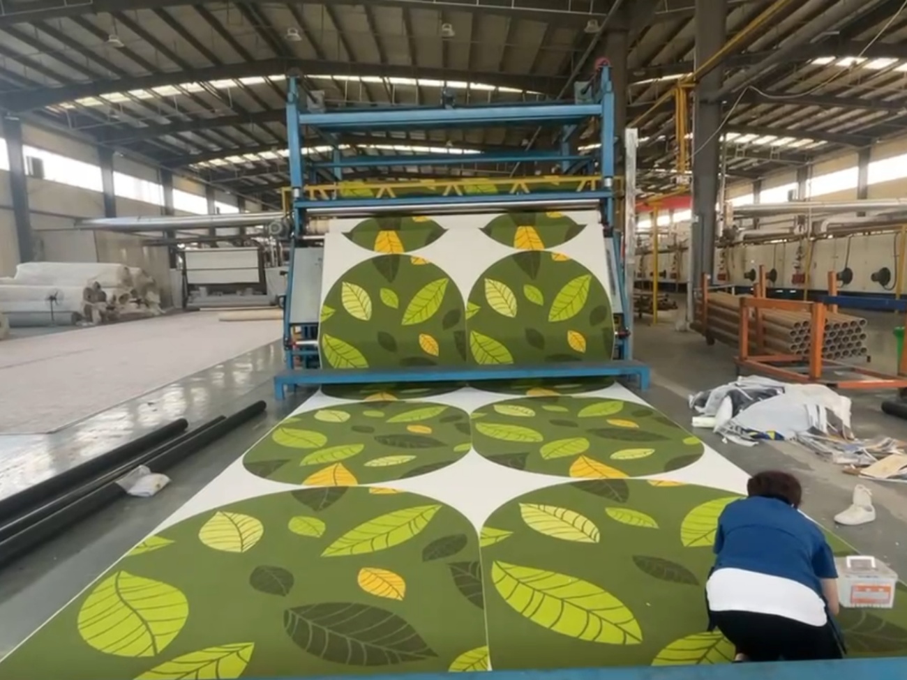 Patterned Carpet Fabric Processing on Production Line